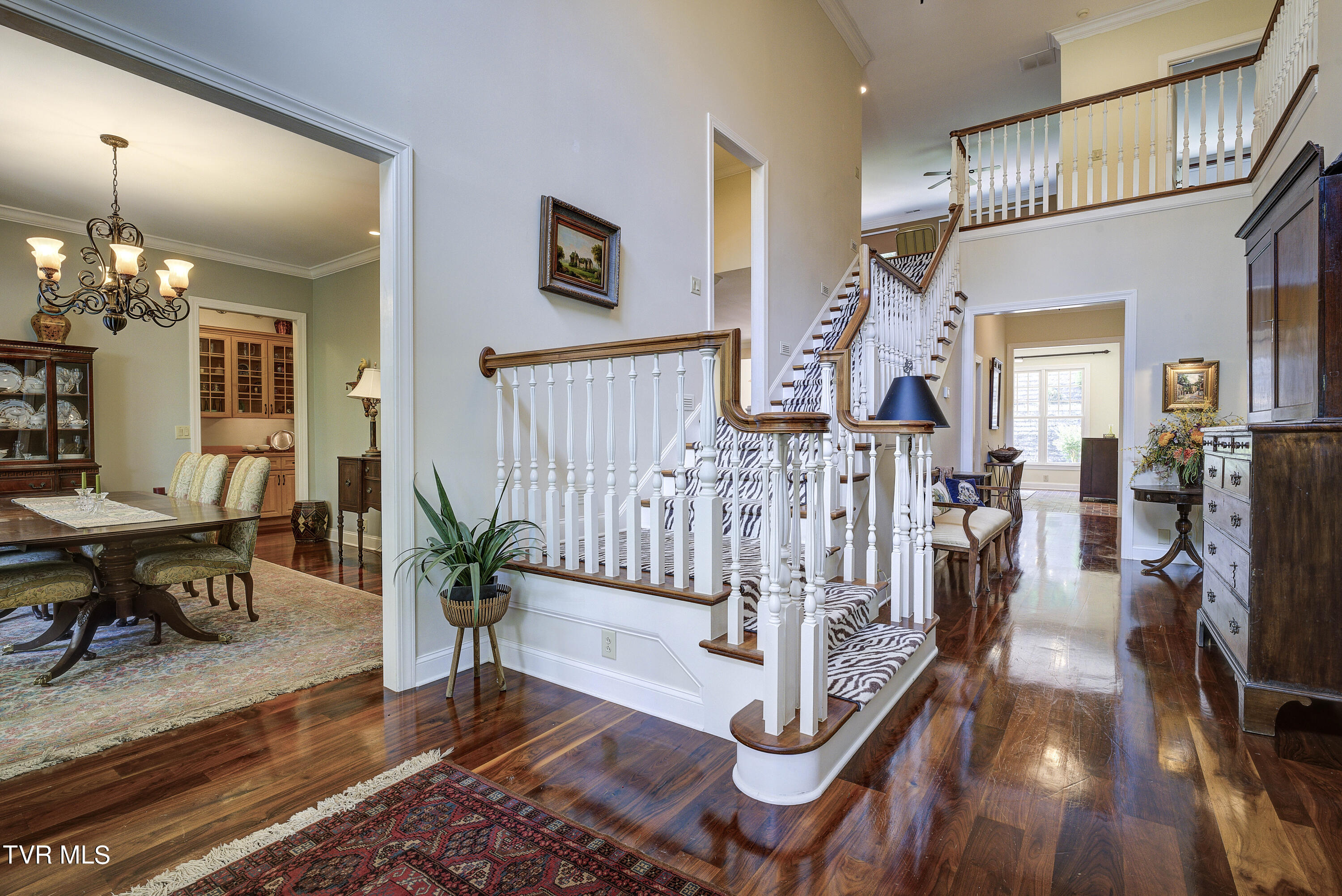 Bristol, Tennessee 37620, United States, 4 Bedrooms Bedrooms, ,5 BathroomsBathrooms,Residential,Pending,56434