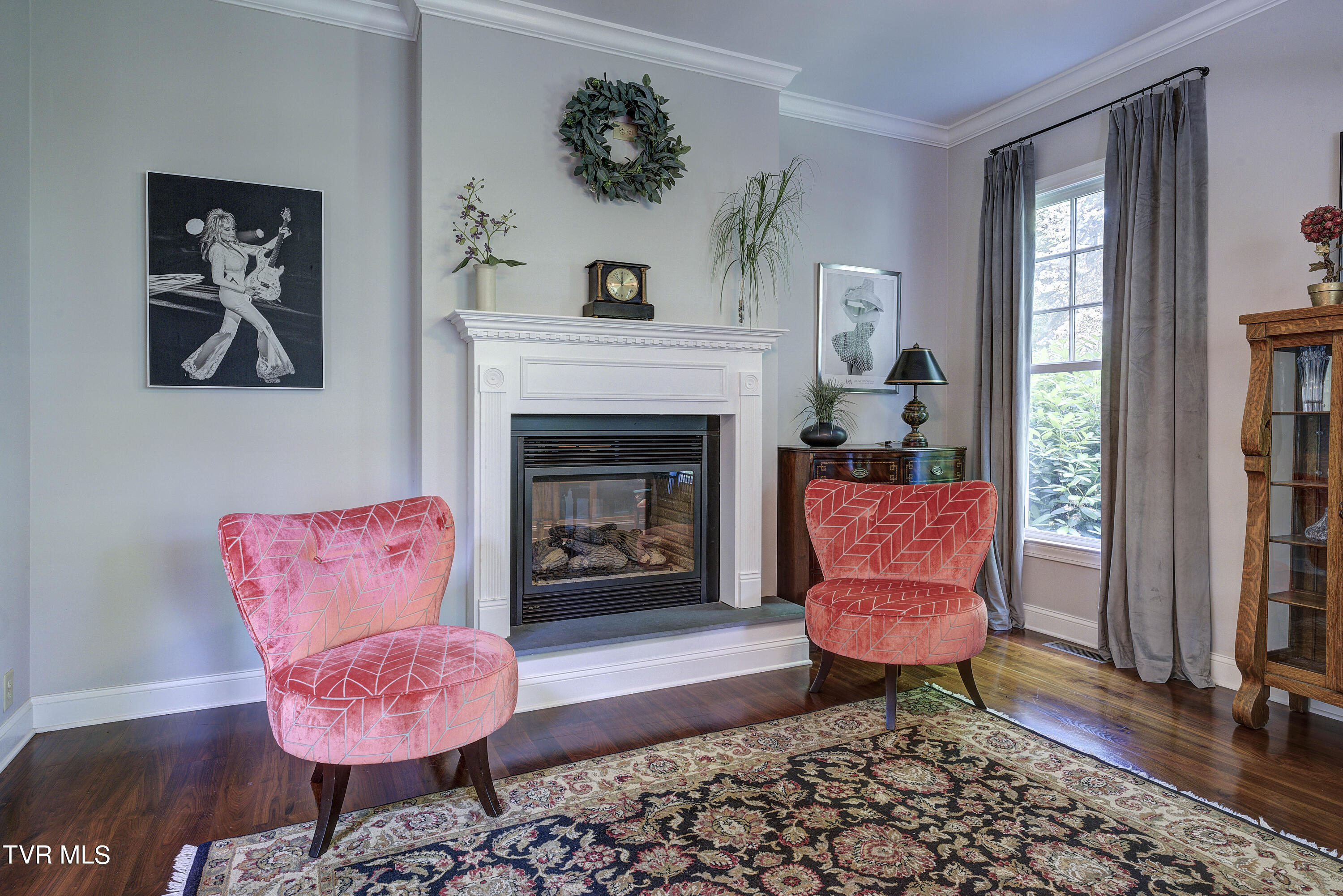 Bristol, Tennessee 37620, United States, 4 Bedrooms Bedrooms, ,5 BathroomsBathrooms,Residential,Pending,56434