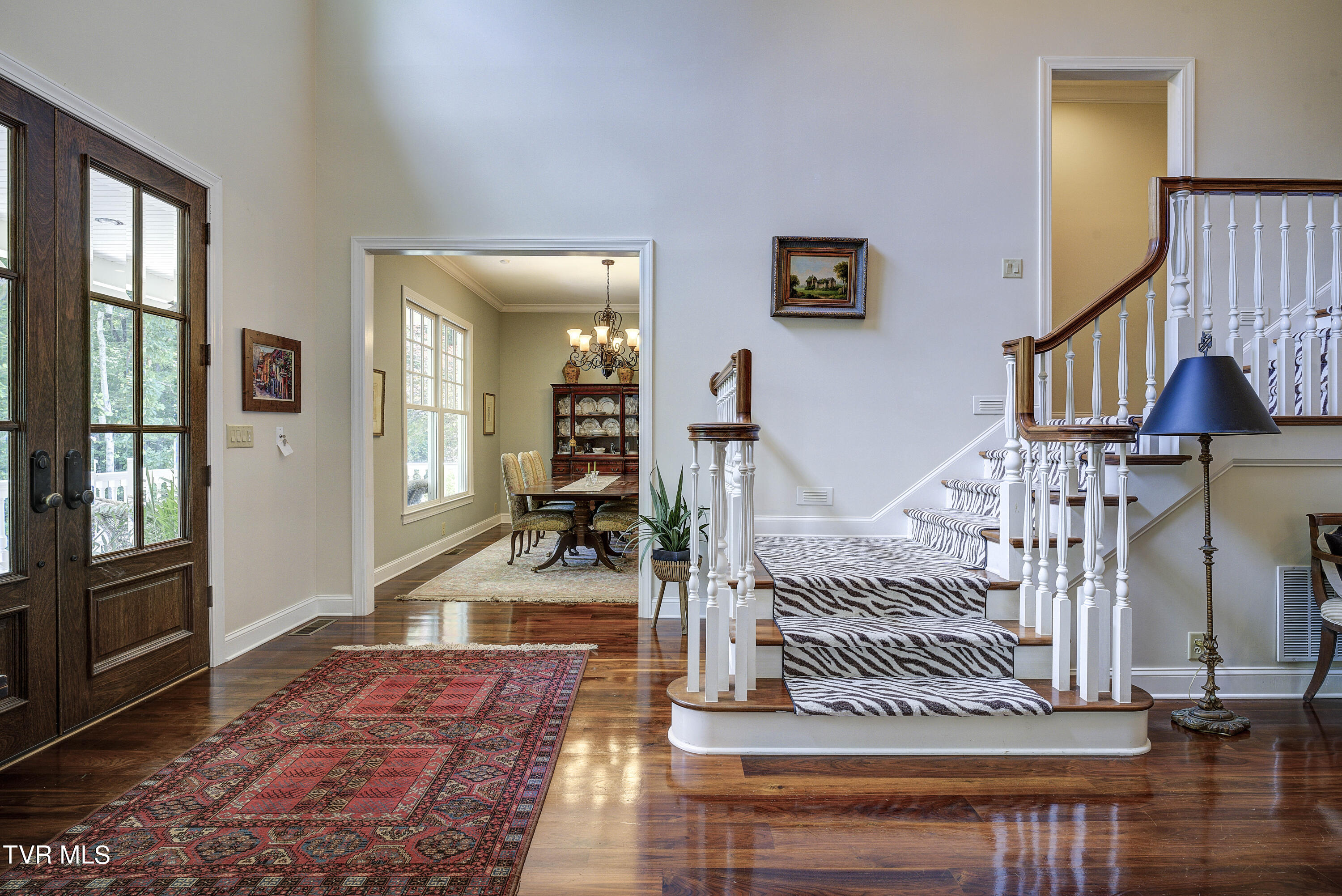 Bristol, Tennessee 37620, United States, 4 Bedrooms Bedrooms, ,5 BathroomsBathrooms,Residential,Pending,56434