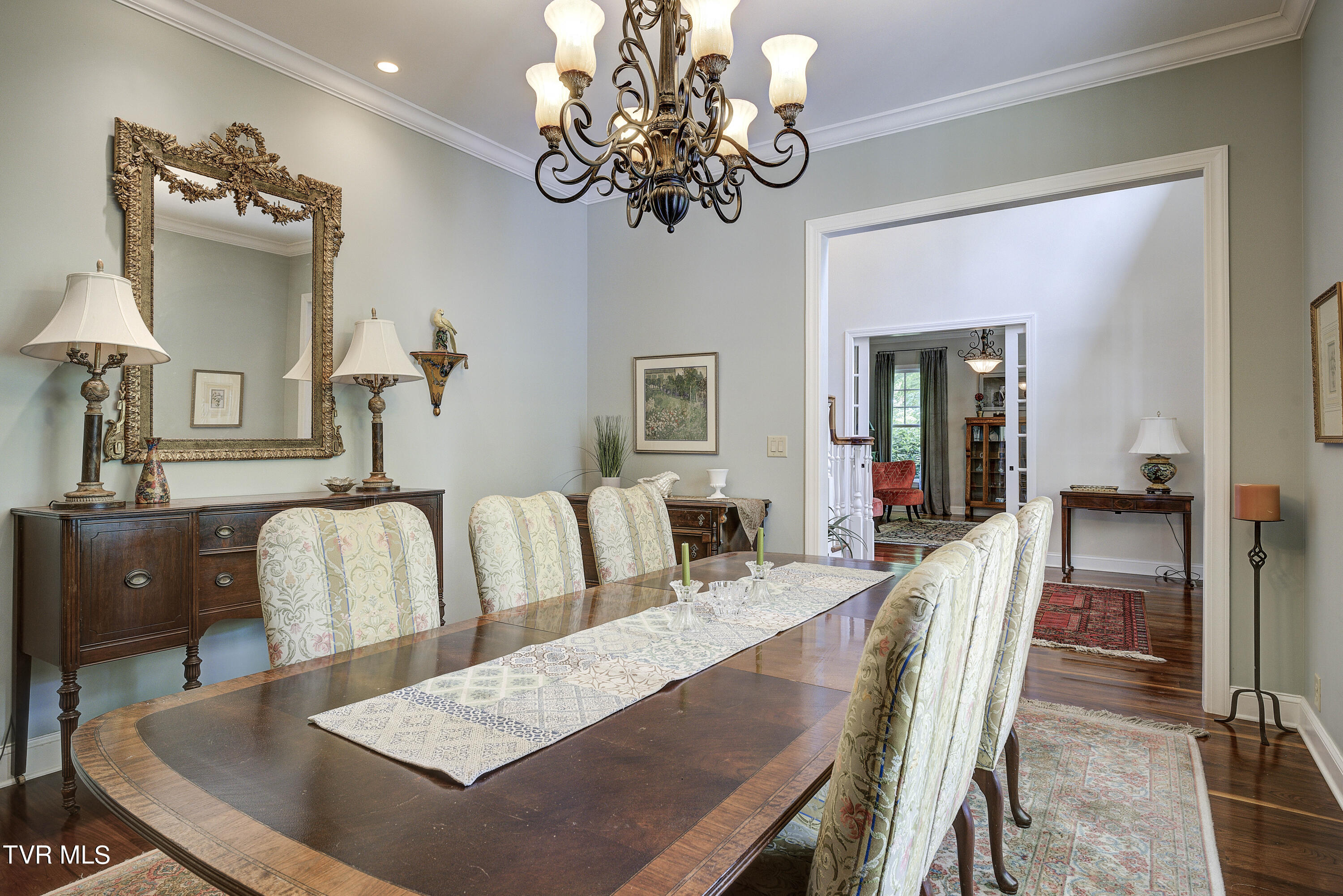 Bristol, Tennessee 37620, United States, 4 Bedrooms Bedrooms, ,5 BathroomsBathrooms,Residential,Pending,56434