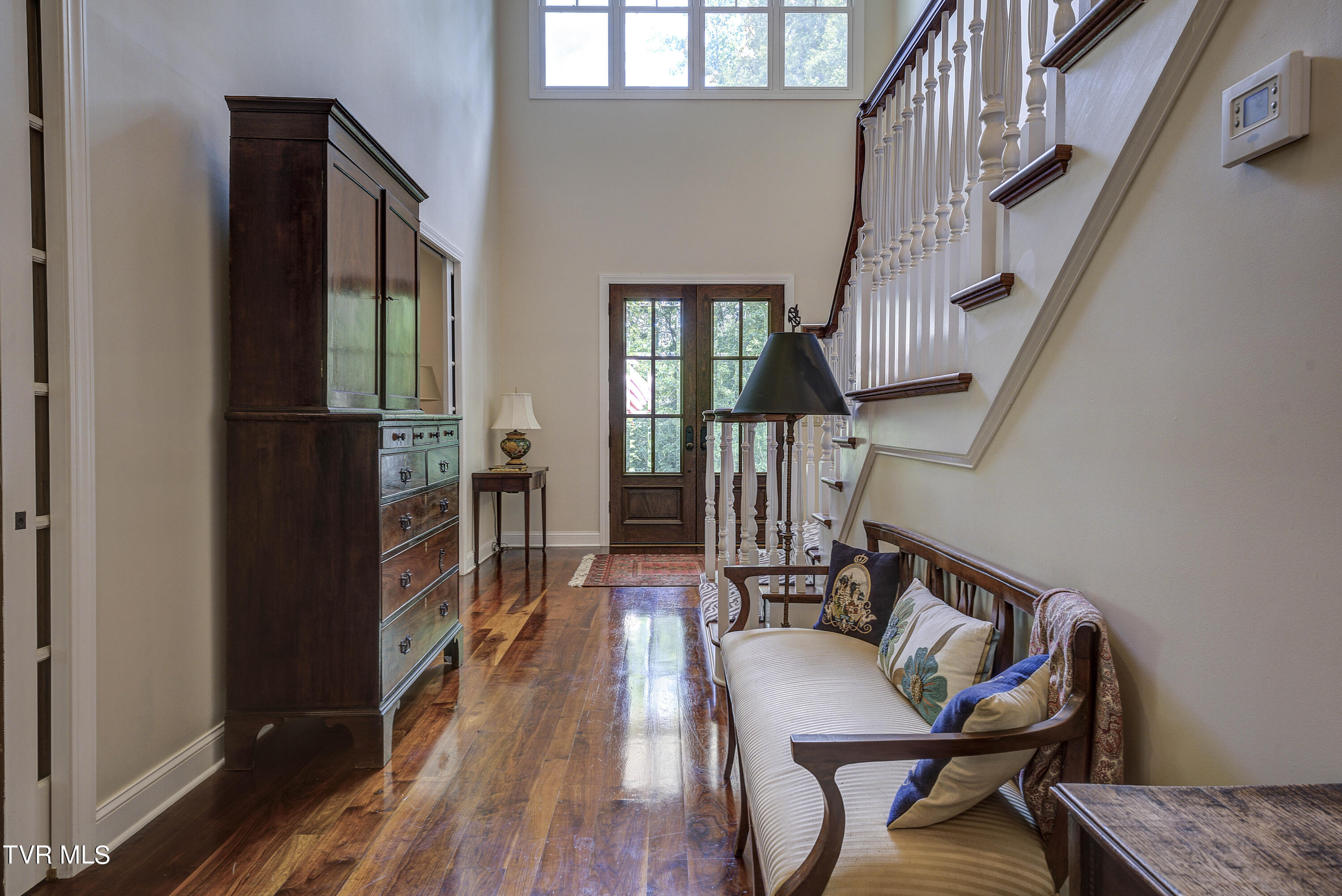 Bristol, Tennessee 37620, United States, 4 Bedrooms Bedrooms, ,5 BathroomsBathrooms,Residential,Pending,56434