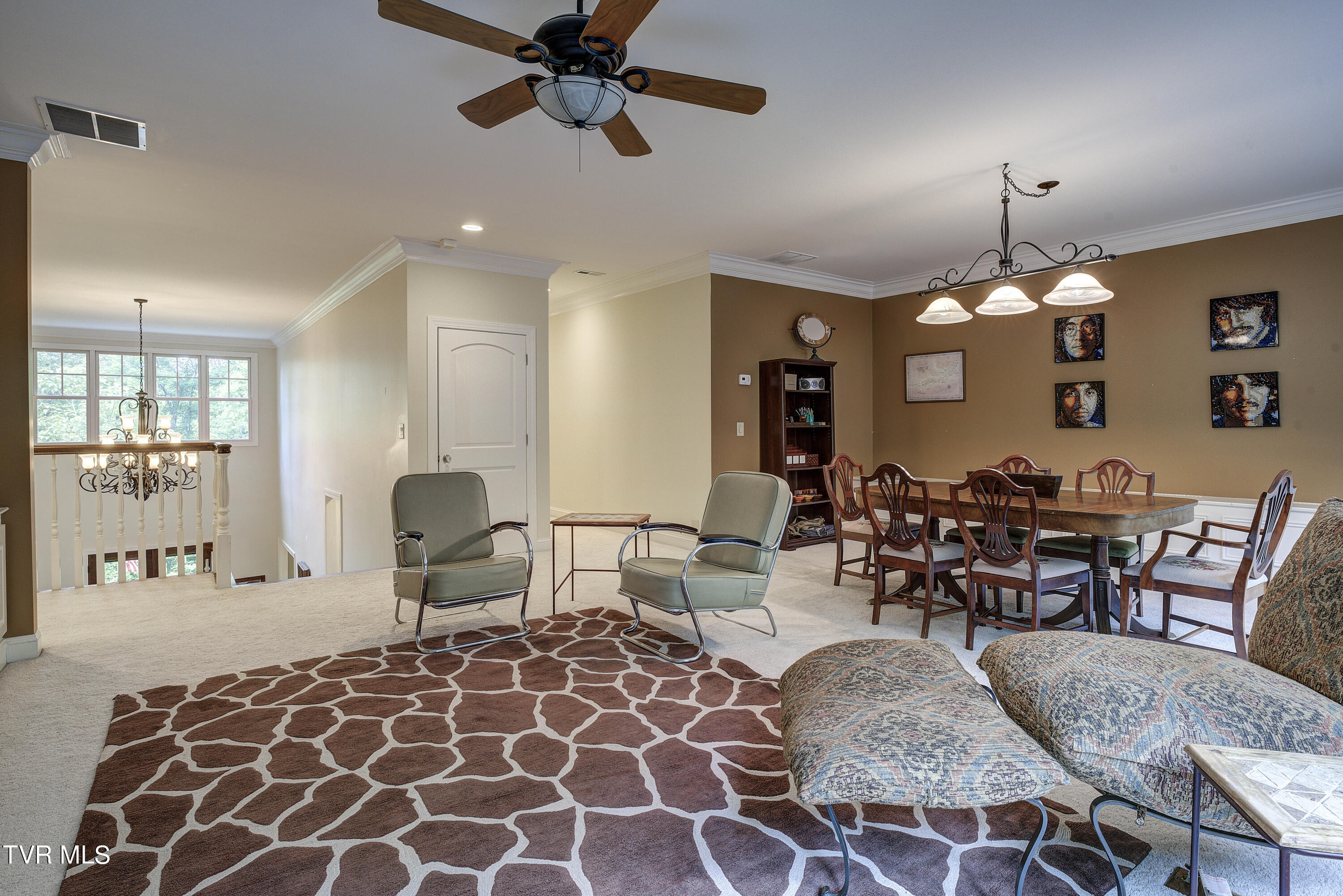 Bristol, Tennessee 37620, United States, 4 Bedrooms Bedrooms, ,5 BathroomsBathrooms,Residential,Pending,56434