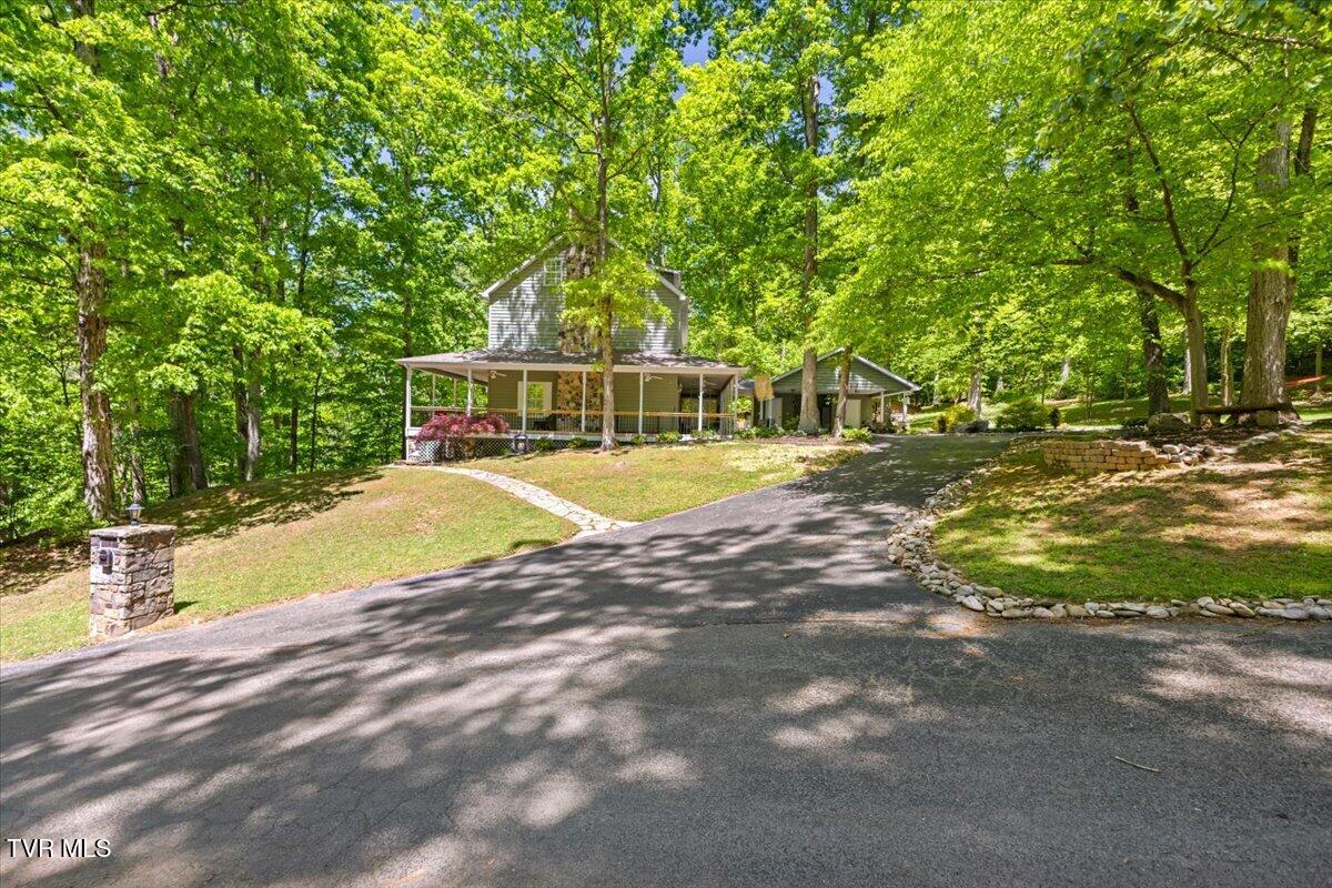 1 Deercreek Private Drive