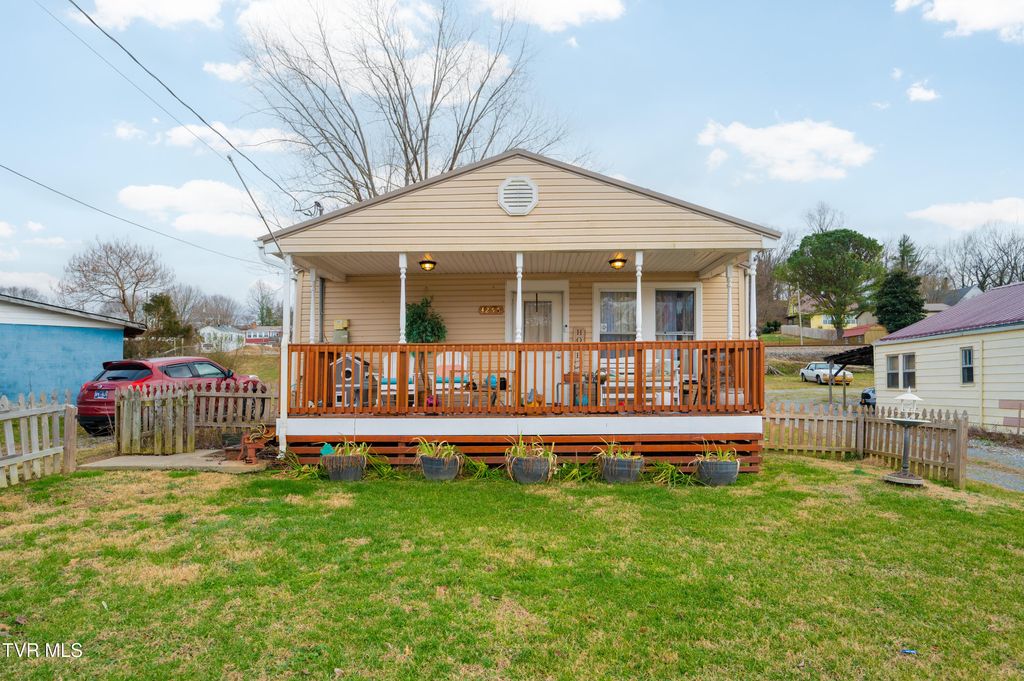 Photo of 4255 Bluff City Highway, Bluff City, TN 37618 (MLS # 9990284)
