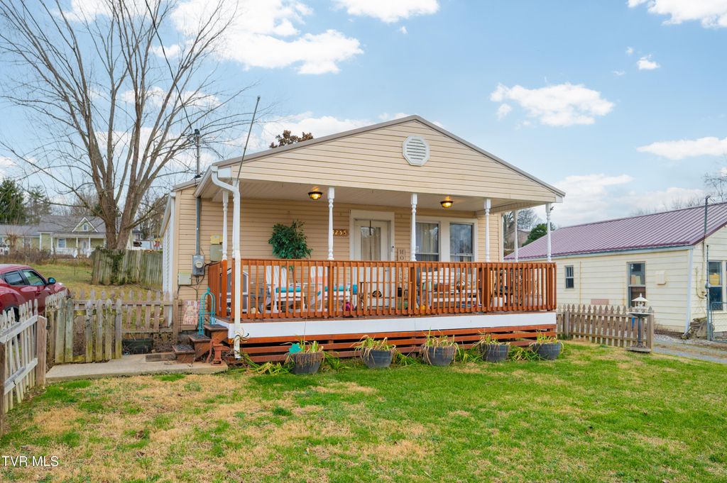 Photo of 4255 Bluff City Highway, Bluff City, TN 37618 (MLS # 9990284)