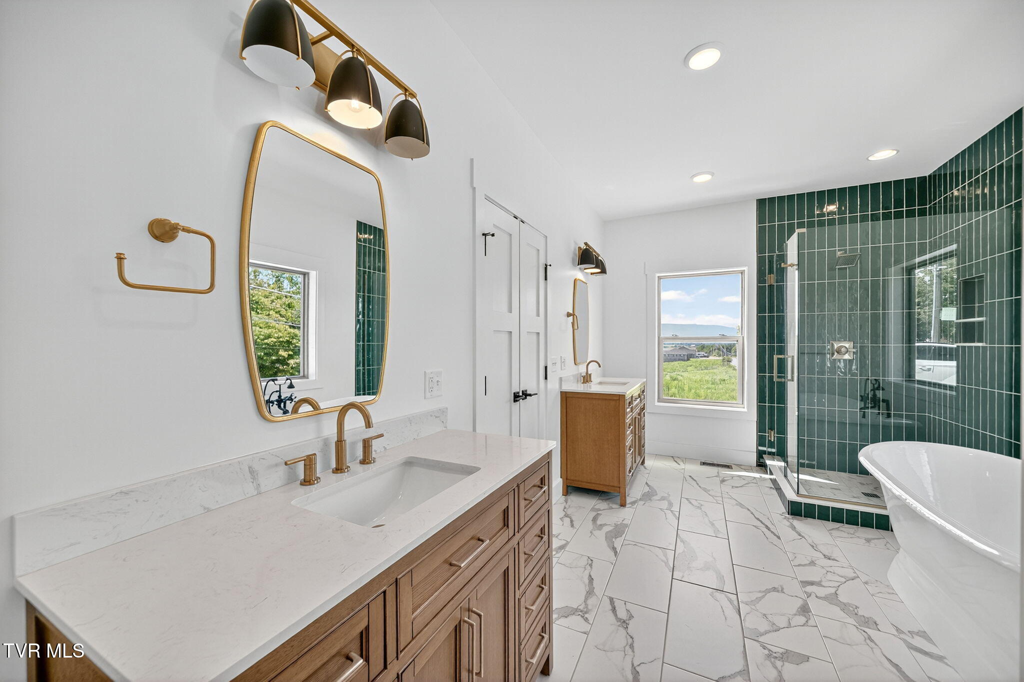 15 Browns Bridge Road