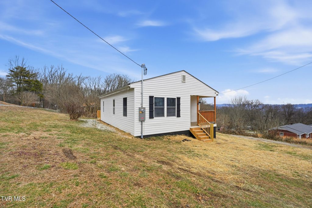Photo of 413 Fontana Street, Kingsport, TN 37660 (MLS # 9990654)