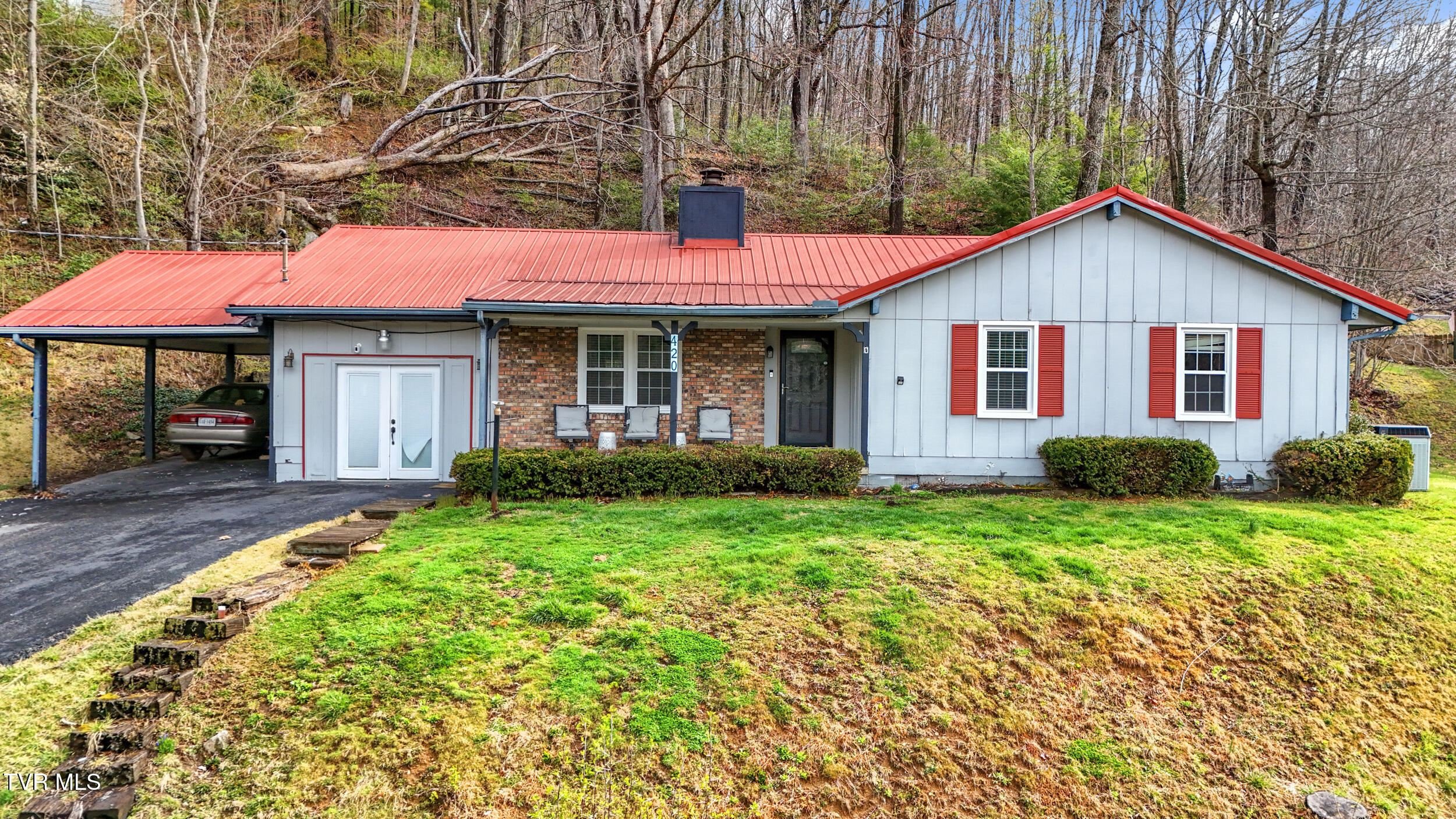 420 Poplar Street, Norton, Virginia image 2