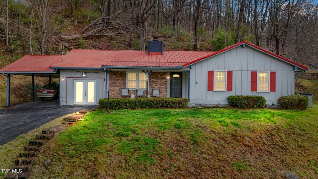 Photo of 420 Poplar Street, Norton, VA 24273 (MLS # 9978145)