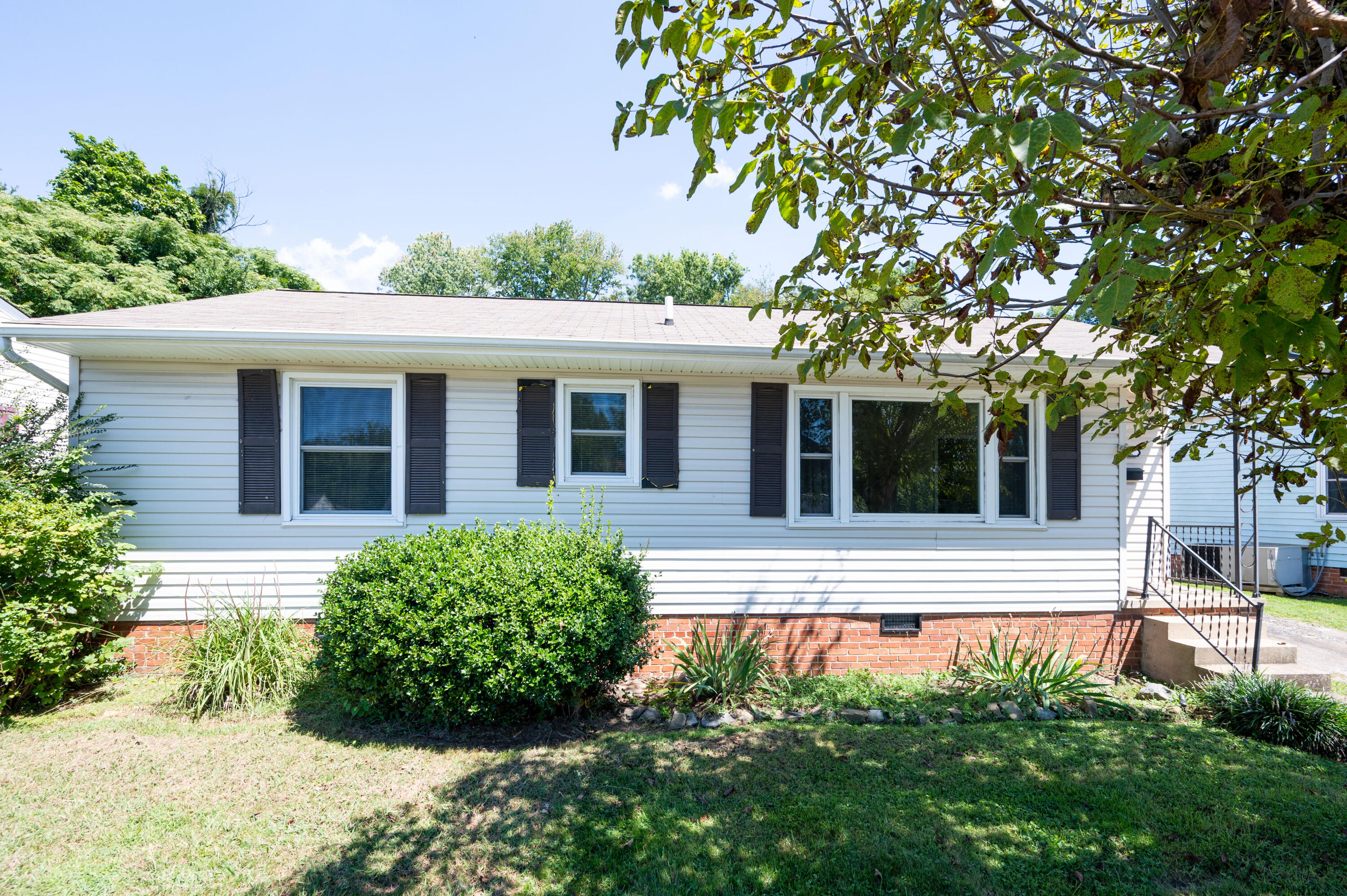 1232 Garden Drive