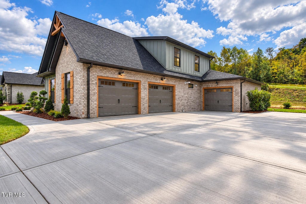Photo of 1420 Hairetown Road, Johnson City, TN 37615 (MLS # 10000884)