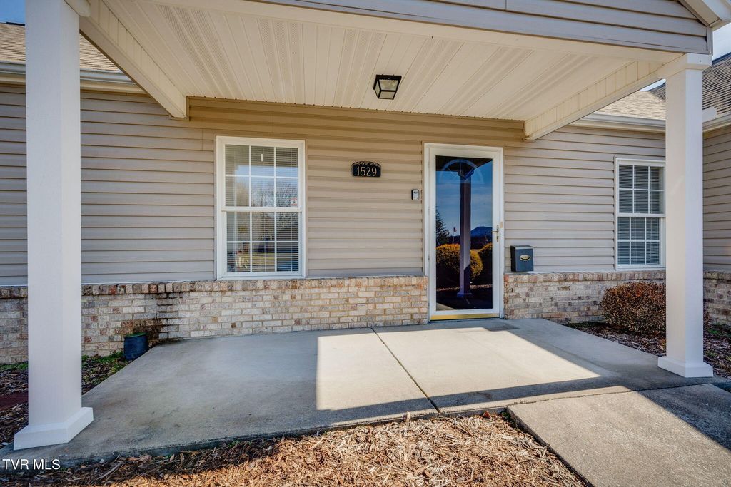 Photo of 1529 Pine Cone Cir Circle #0, Kingsport, TN 37660 (MLS # 9991101)