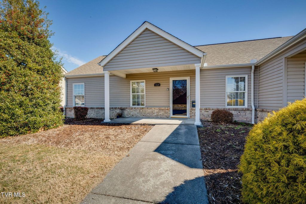 Photo of 1529 Pine Cone Cir Circle #0, Kingsport, TN 37660 (MLS # 9991101)