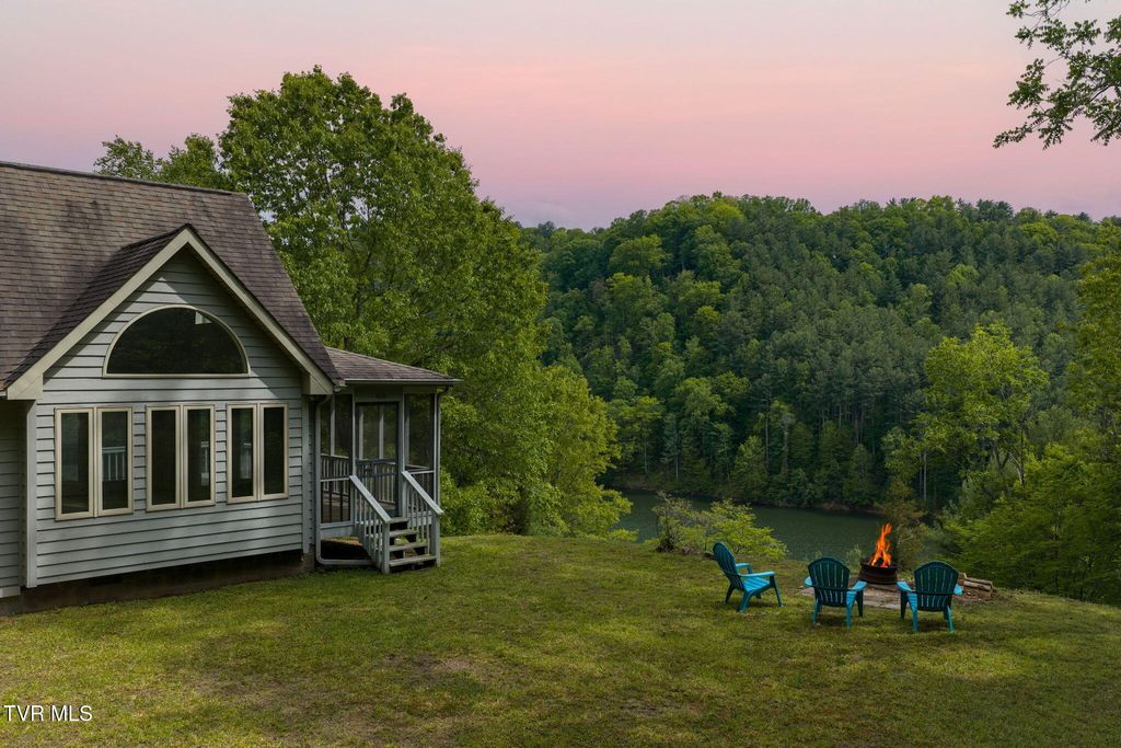 Photo of 115 Lonesome Pine Trail, Butler, TN 37640 (MLS # 9995110)