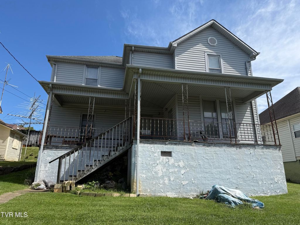 Photo of 713719 723 Southside Ave., Bristol, TN 37620 (MLS # 9985098)