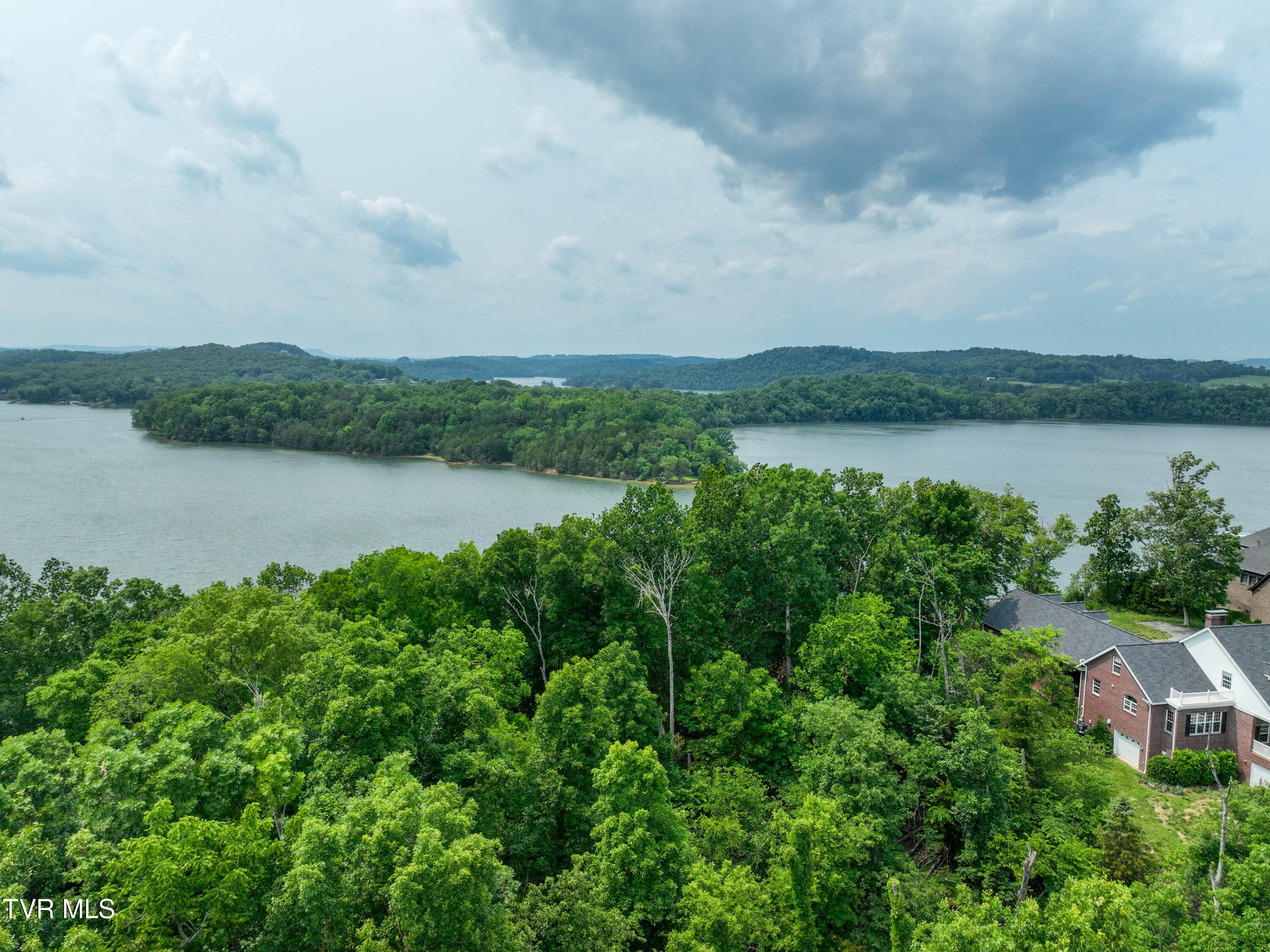 614 Harbor Point Drive, Johnson City, Tennessee image 12