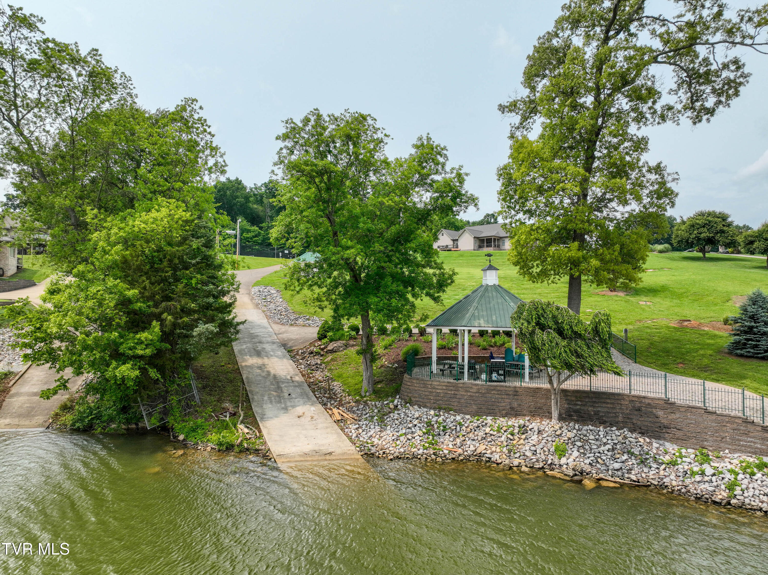 614 Harbor Point Drive, Johnson City, Tennessee image 23