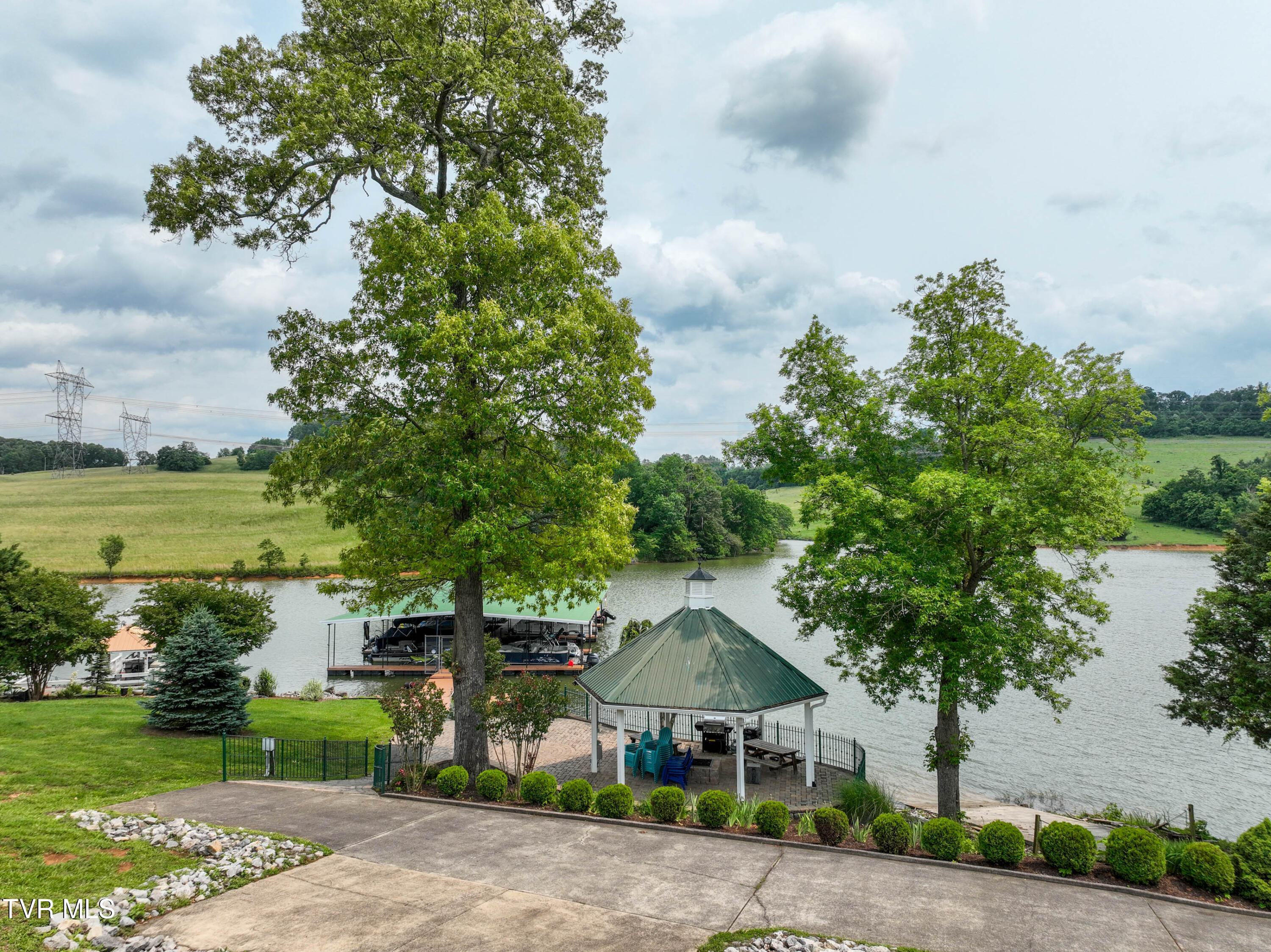 614 Harbor Point Drive, Johnson City, Tennessee image 18