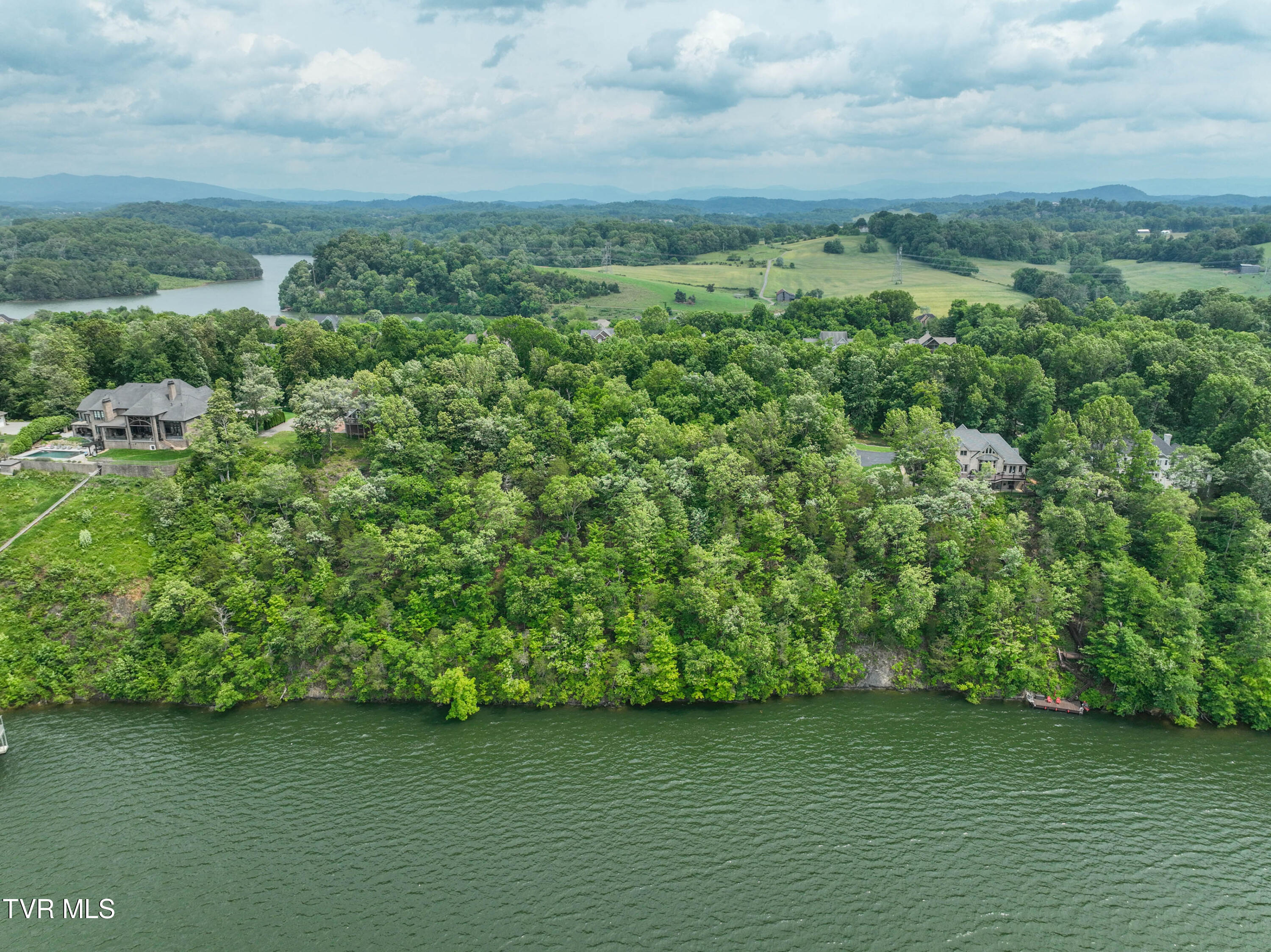 614 Harbor Point Drive, Johnson City, Tennessee image 2