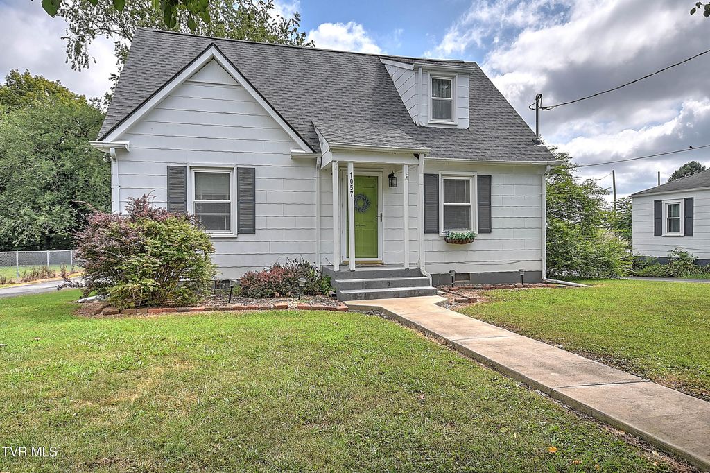 Photo of 1057 Moorland Avenue, Bristol, VA 24201 (MLS # 9984015)