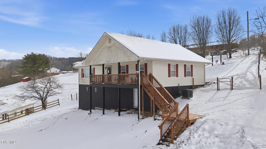 Photo of 117 Middle Avenue, Cleveland, VA 24225 (MLS # 9991669)