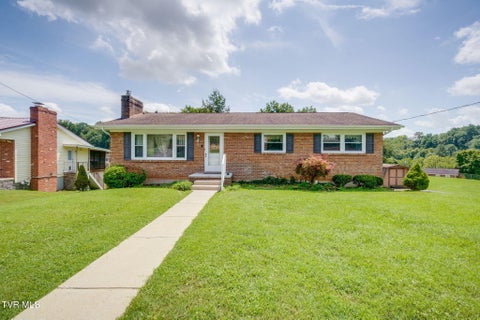 Photo of 205 Greenfield Place, Bristol, TN 37620 (MLS # 9999686)
