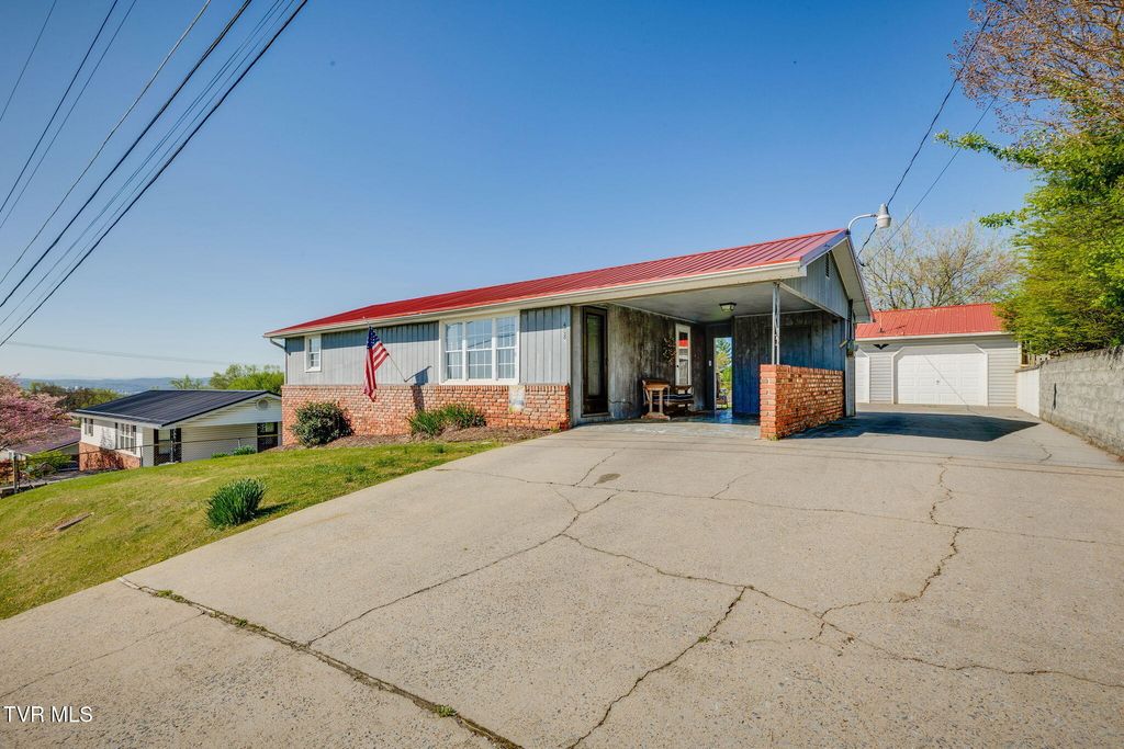 Photo of 408 Claremont Road, Kingsport, TN 37660 (MLS # 9993322)