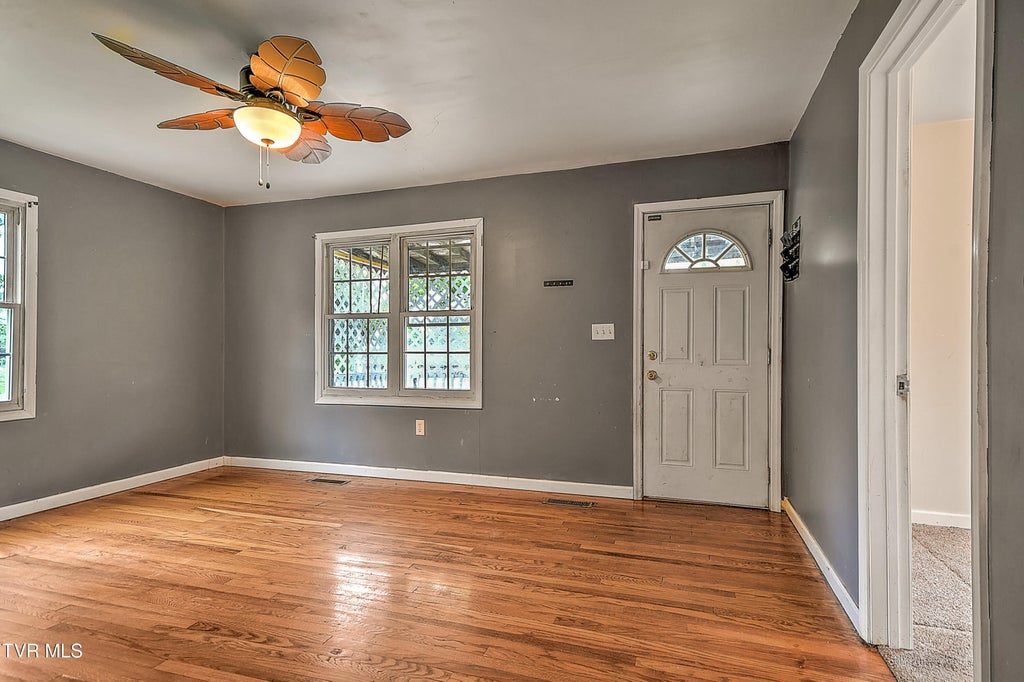 Photo of 409 Crockett Street, Bristol, VA 24201 (MLS # 9997619)