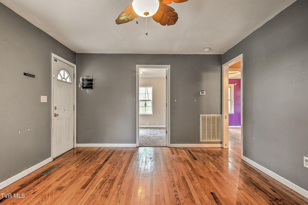 Photo of 409 Crockett Street, Bristol, VA 24201 (MLS # 9997619)