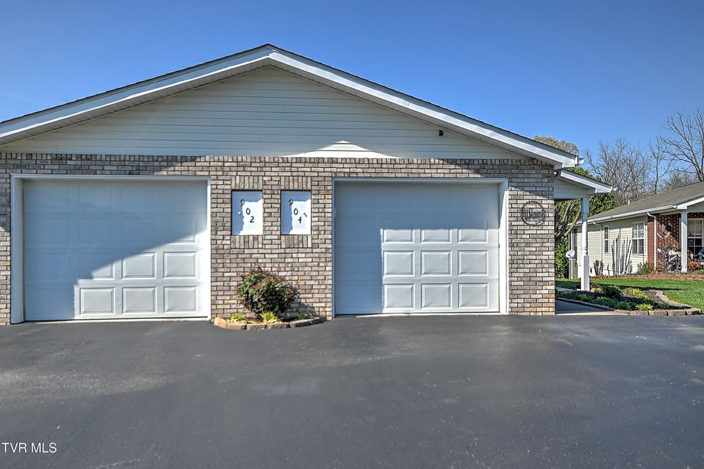 Photo of 904 Cornerstone Court #0, Kingsport, TN 37660 (MLS # 9993525)