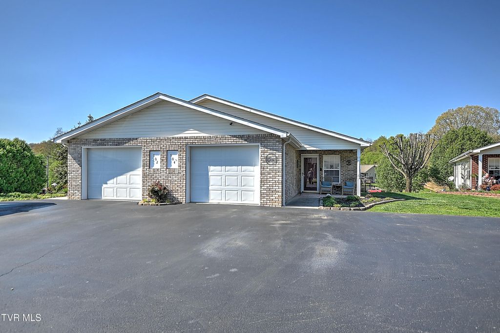 Photo of 904 Cornerstone Court #0, Kingsport, TN 37660 (MLS # 9993525)