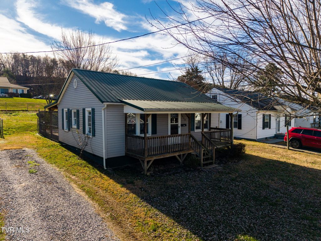 Photo of 1119 Forest Street, Greeneville, TN 37743 (MLS # 9990201)