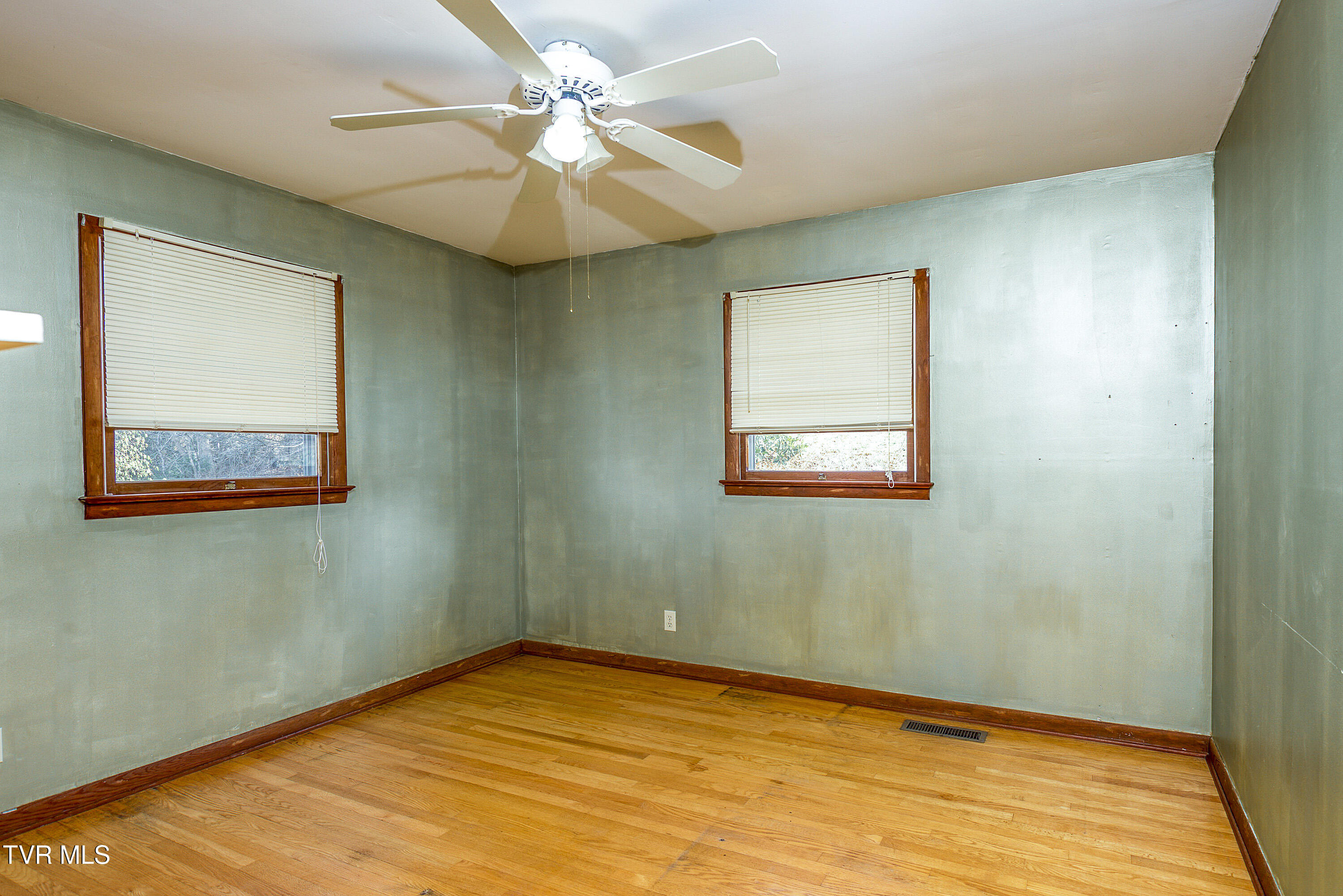 23476 Golden View Drive, Abingdon, Virginia image 12