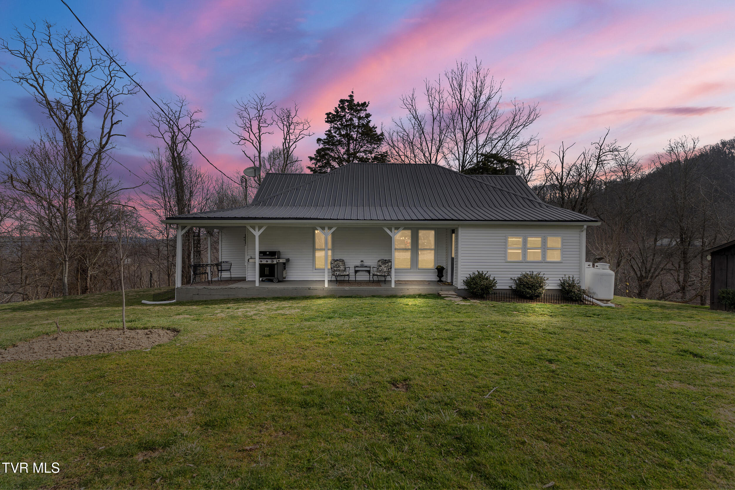 10528 Pine Camp Road, Coeburn, Virginia image 6