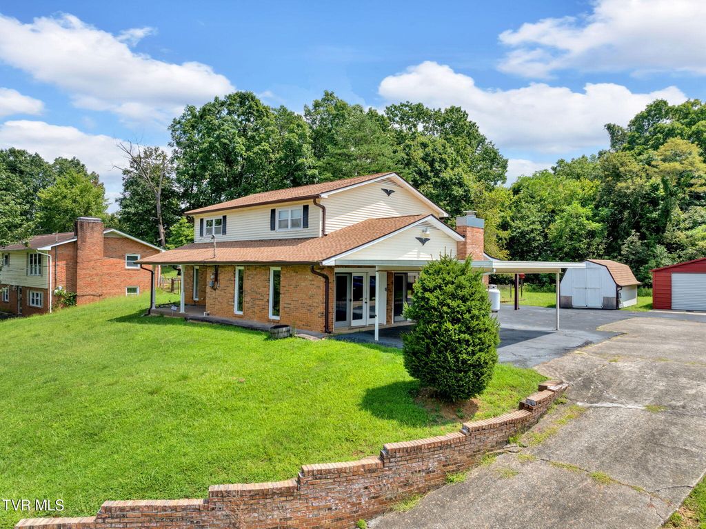 Photo of 325 Blue Haven Drive, Kingsport, TN 37663 (MLS # 9984944)