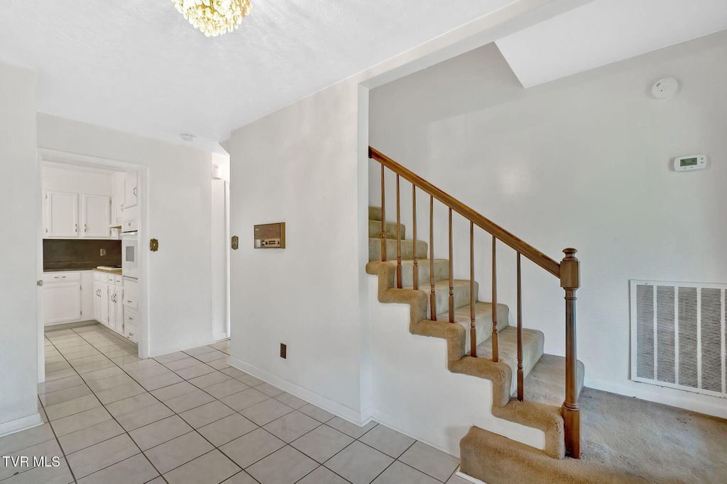 Photo of 325 Blue Haven Drive, Kingsport, TN 37663 (MLS # 9984944)