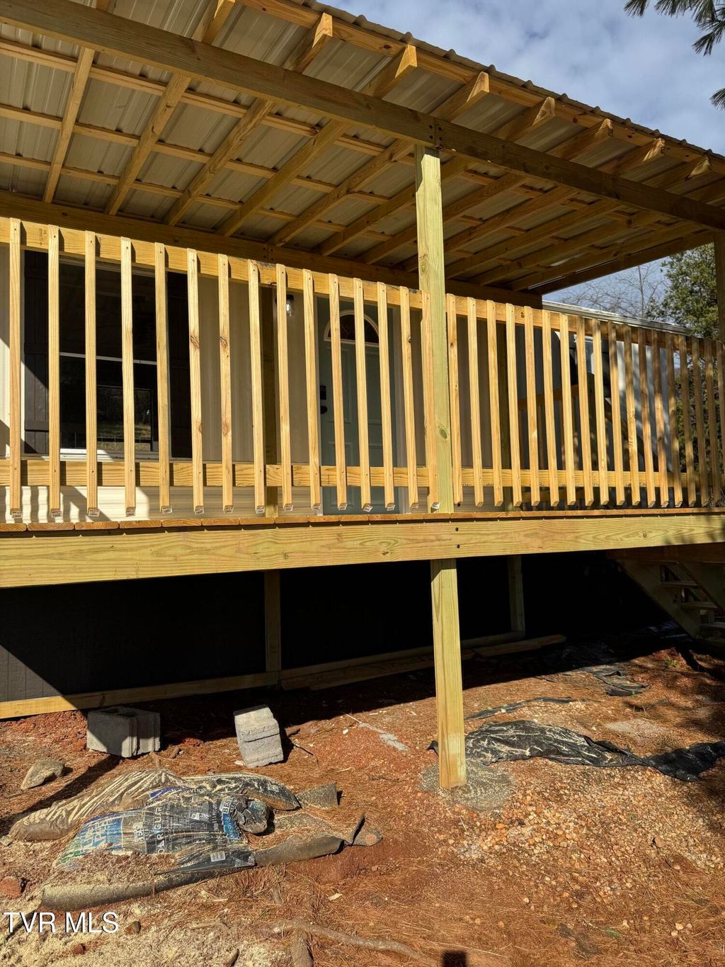 Photo of 130 Lewis Blevins Road, Elizabethton, TN 37643 (MLS # 9989114)