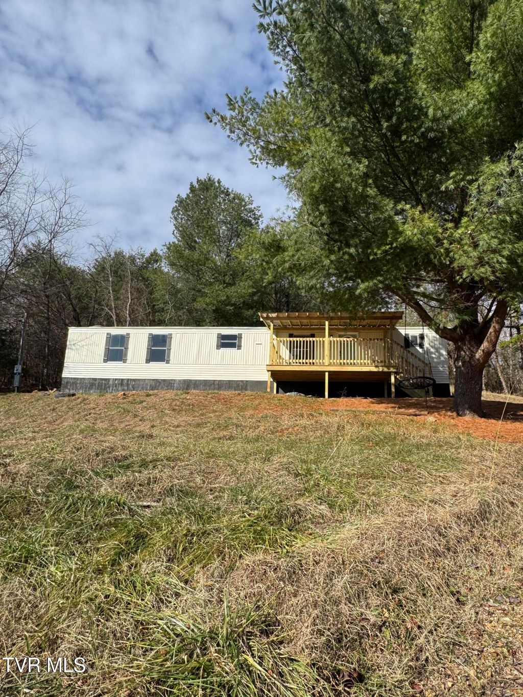 Photo of 130 Lewis Blevins Road, Elizabethton, TN 37643 (MLS # 9989114)