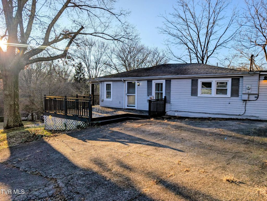 Photo of 233 Gravely Road, Kingsport, TN 37665 (MLS # 9988985)