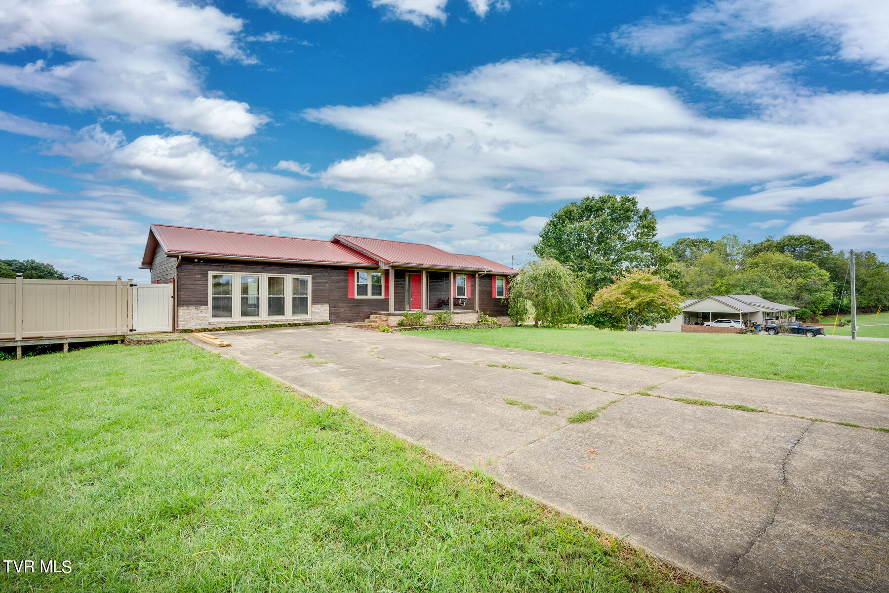 600 Skyview Drive, Rogersville, Tennessee image 2