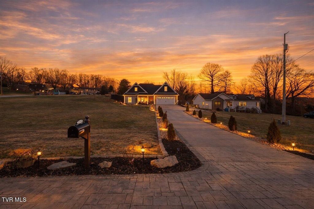 Photo of 994 Boones Creek Road, Jonesborough, TN 37659 (MLS # 9990495)