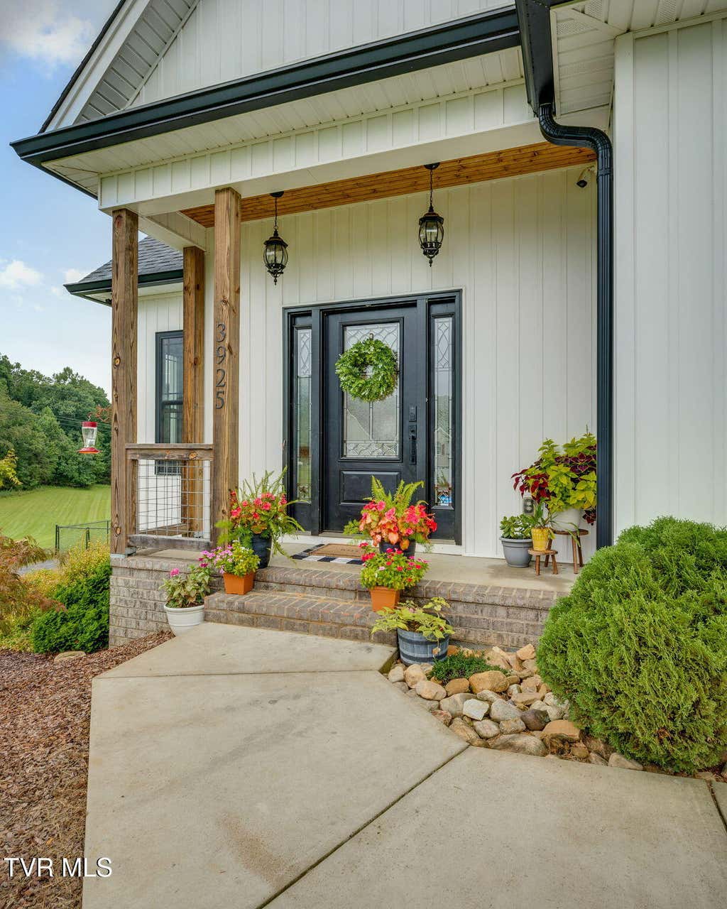 Photo of 3925 Lake Valley Court, Kingsport, TN 37664 (MLS # 9999630)
