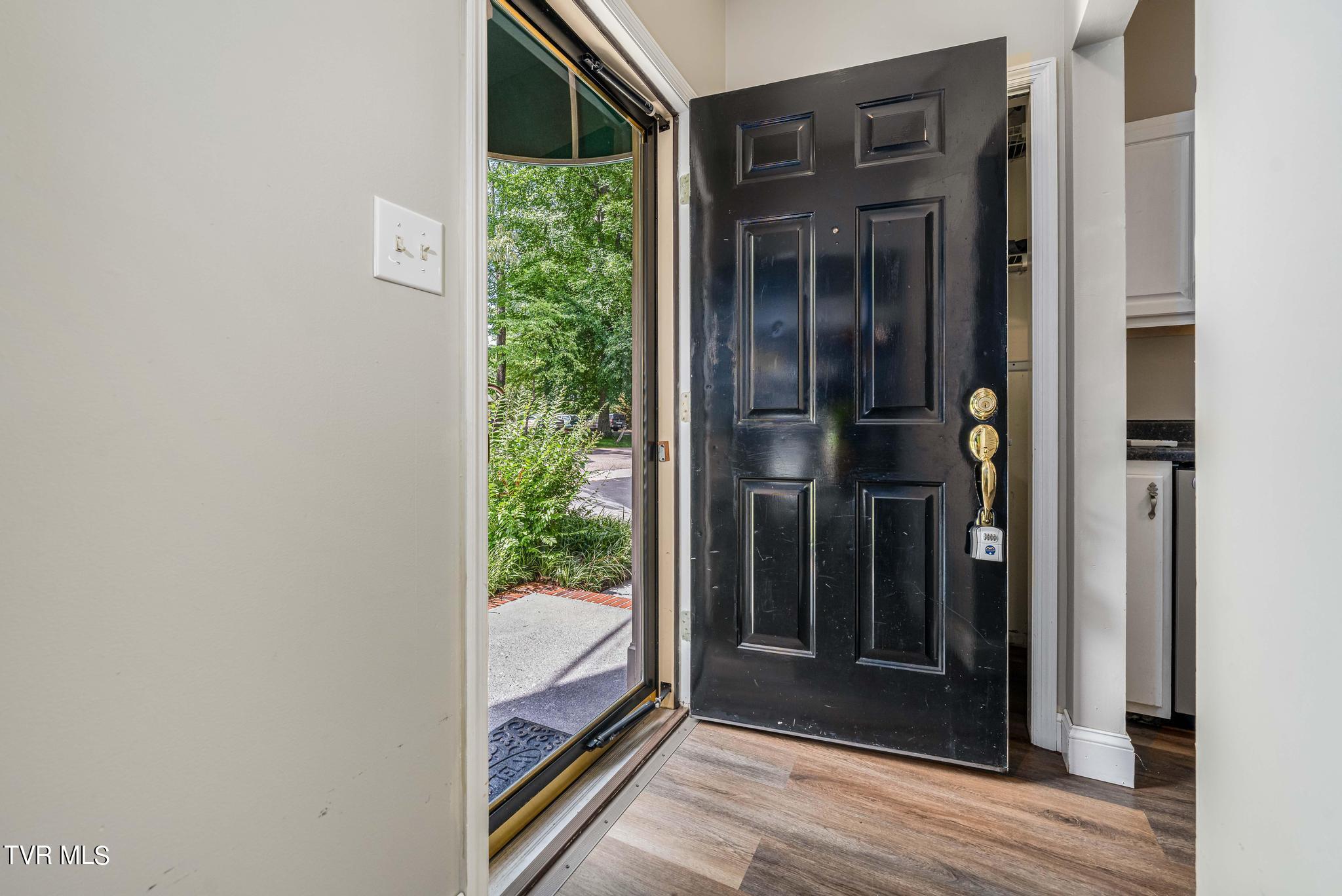 1109 Skyline Drive 1