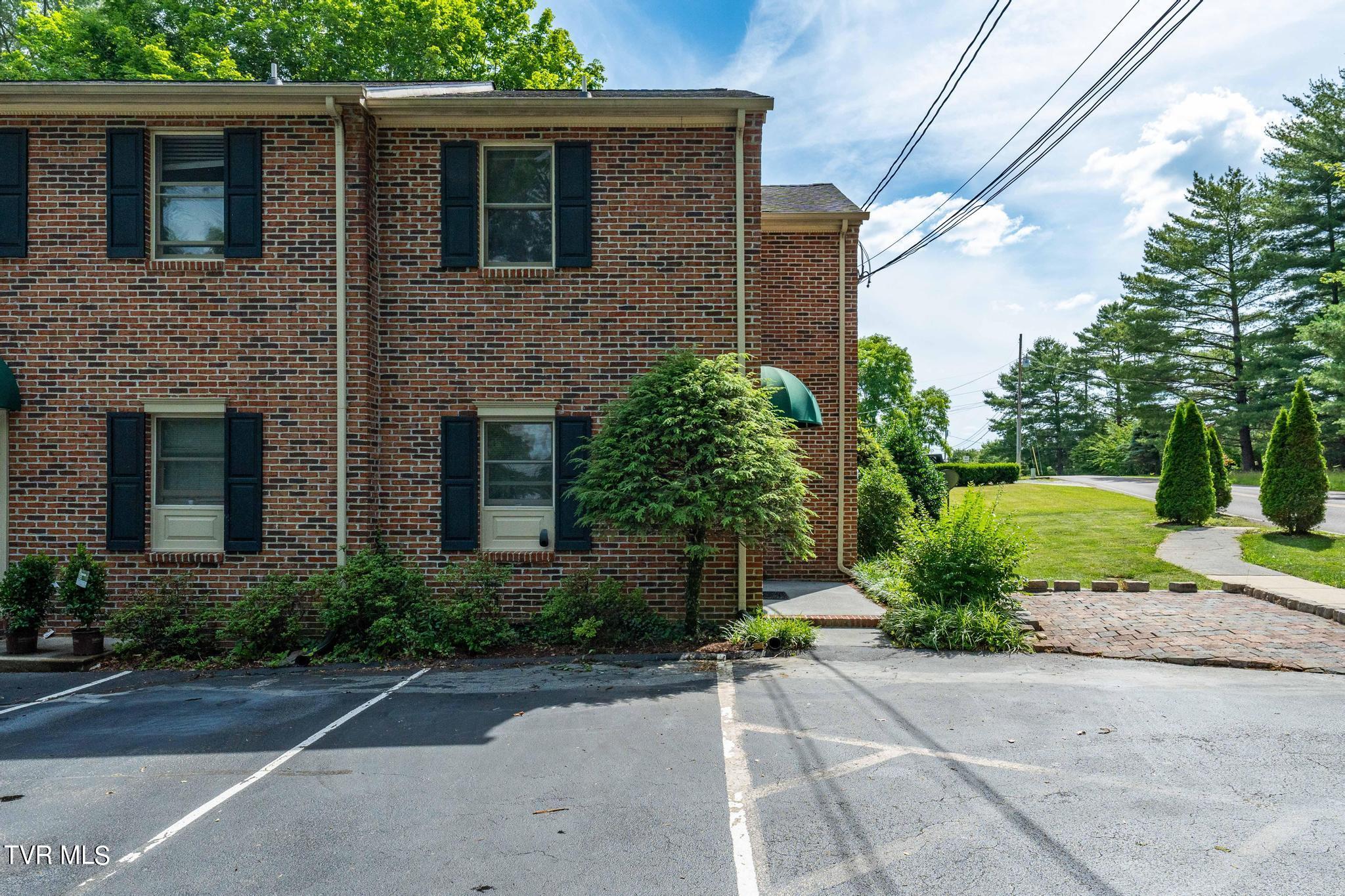 1109 Skyline Drive 1