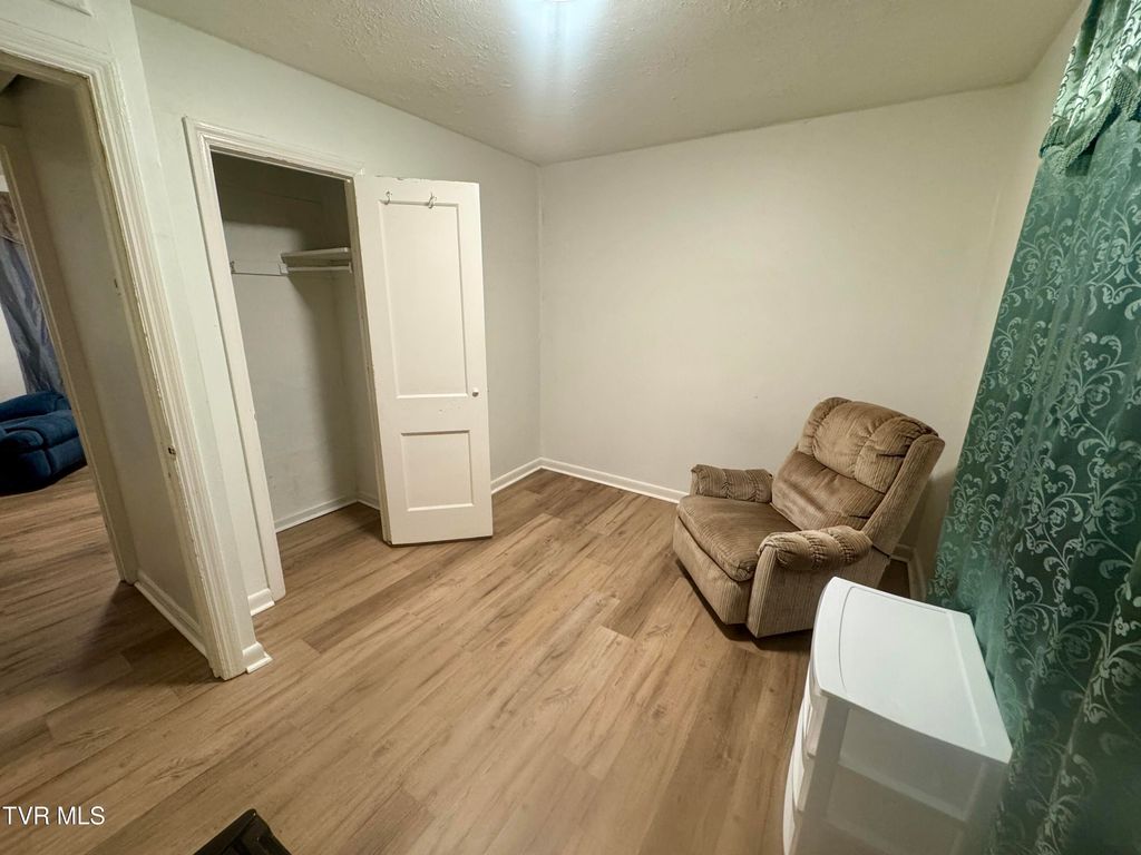 Photo of 353 Sewanee Avenue, Kingsport, TN 37660 (MLS # 9989055)