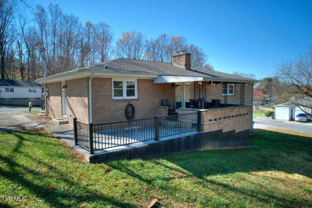 Photo of 201 Springdale Road, Bristol, TN 37620 (MLS # 9985901)