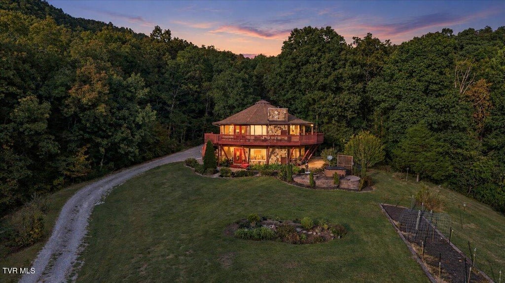 Photo of 9125 Asheville Highway, Greeneville, TN 37743 (MLS # 10002088)