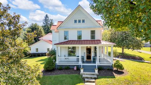 308 Pearl Avenue Big Stone Gap VA 24219