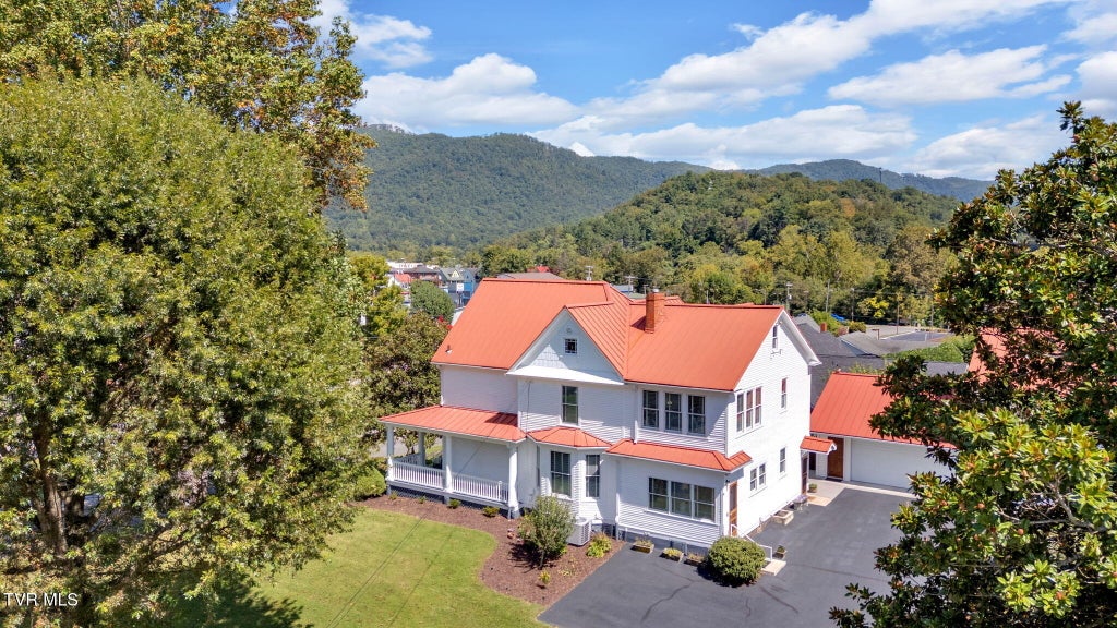 Photo of 308 Pearl Avenue, Big Stone Gap, VA 24219 (MLS # 9986615)
