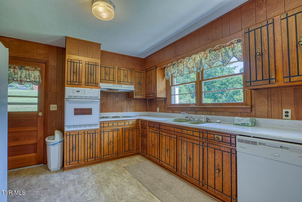 Photo of 426 Johnson Road, Rogersville, TN 37857 (MLS # 9982328)